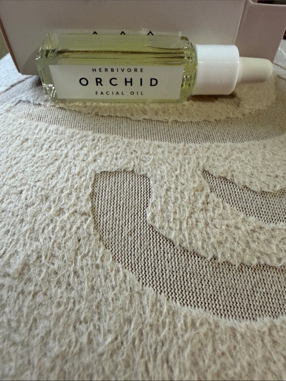 Herbivore Botanicals Orchid Weightless Hydration Facial Oil- Travel Size Mini - Picture 5 of 6